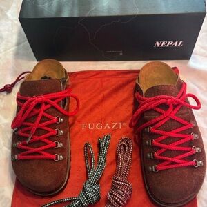 Fugazi "Tibet" Mules "Swiss Chocolate" colorway,OG Box, Dust Bag, 3 pairs laces